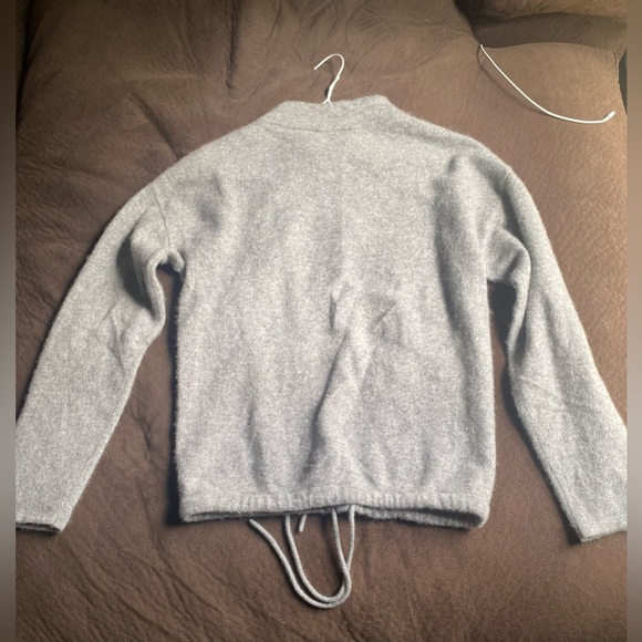 Theory 100% cashmere gray sweater - Picture 5 of 12